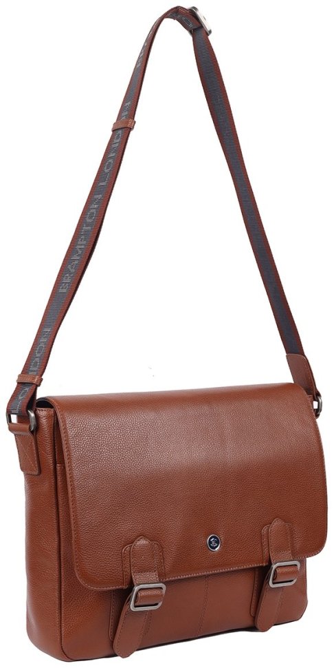 Вместительная мужская сумка мессенджер из натуральной кожи для ноутбука до 15" Brampton London Emissary 94532 (коричневого цвета) modnotak фото №11