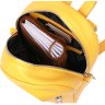 Яскравий жіночий рюкзак жовтого кольору з натуральної шкіри Shvigel (16321) - 4