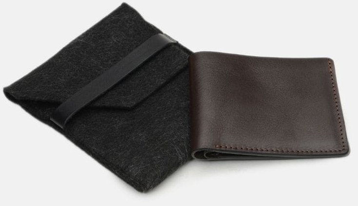 Тонкий чоловічий гаманець із гладкої шкіри коричневого кольору без монетниці Ricco Grande (65632)