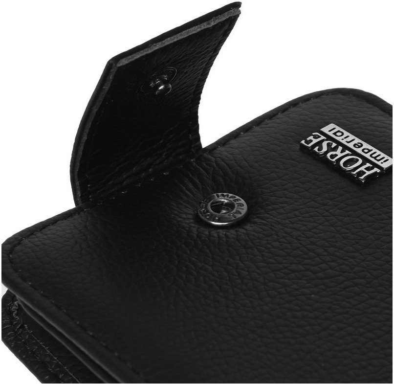 Чоловічий шкіряний гаманець чорного кольору з хлястиком на кнопці Horse Imperial 66032