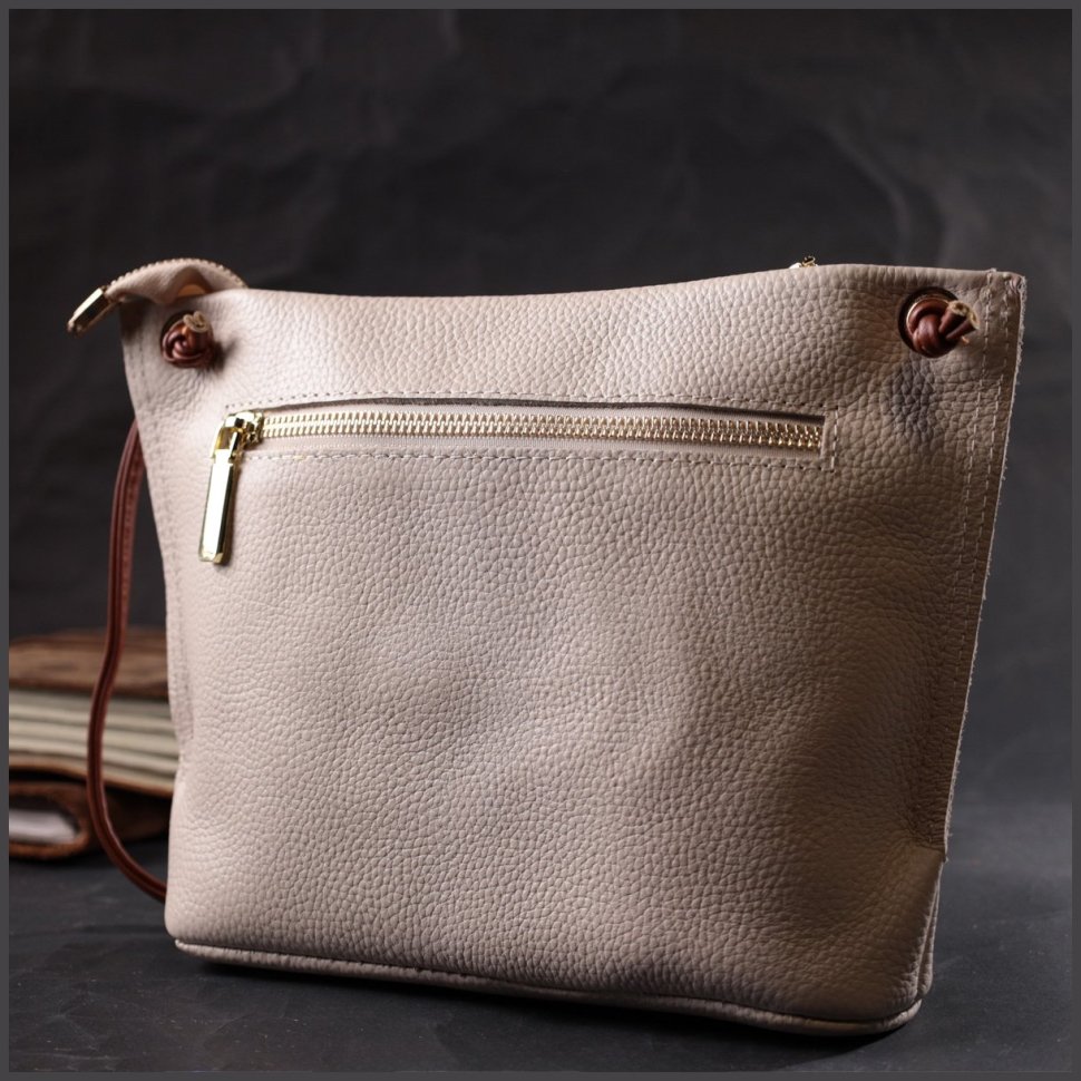 Жіноча сумка з натуральної шкіри молочного кольору з довгою лямкою на плече Vintage 2422396