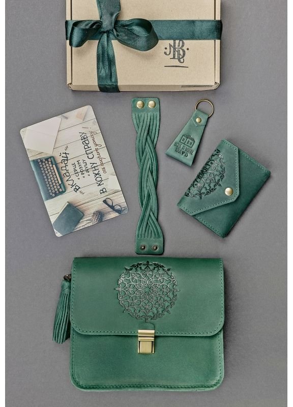 Женский подарочный набор кожаных аксессуаров зеленого цвета (сумка, картхолдер, браслет, брелок) BlankNote Монреаль (12336)