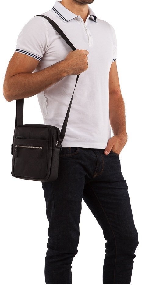 Чоловіча сумка-планшет чорного кольору з натуральної шкіри через плече Tiding Bag (15909)