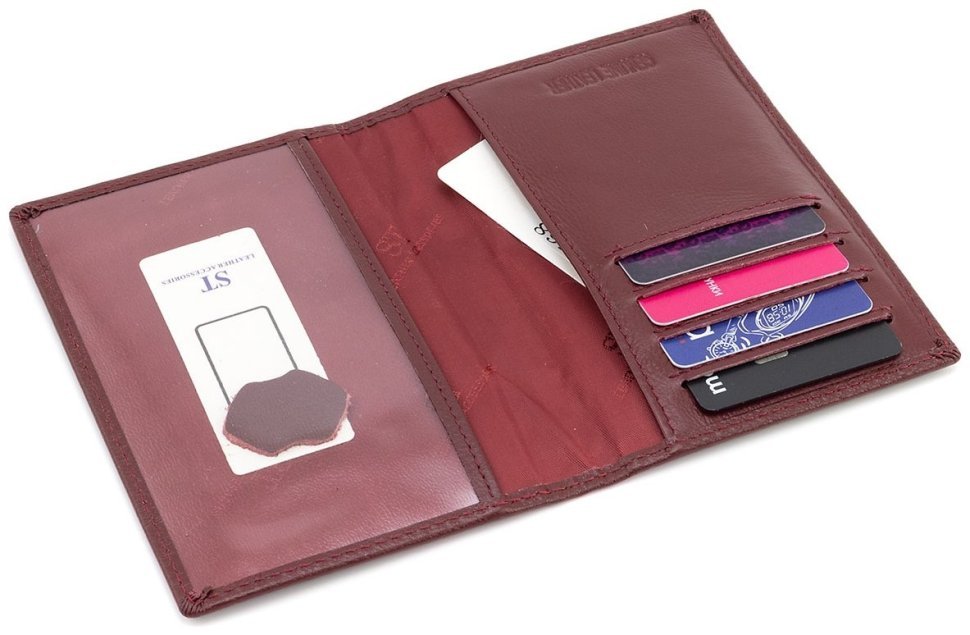 Женская кожаная обложка для паспорта и отделениями для карточек ST Leather 97733 бордовая modnotak фото №5