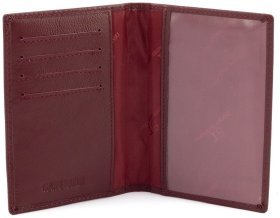 Женская кожаная обложка для паспорта и отделениями для карточек ST Leather 97733 бордовая