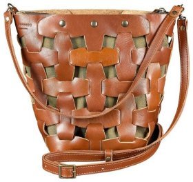 Кожаная плетеная женская сумка на плечо светло-коричневого цвета BlankNote Пазл M 78733