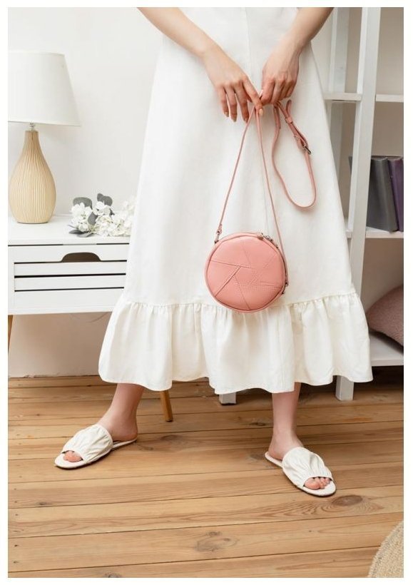 Шкіряна рожева жіноча сумка-кроссбоді круглої форми BlankNote Бон-Бон 78833