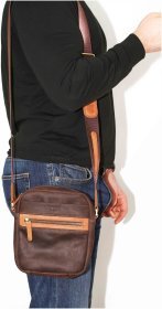 Шкіряна чоловіча сумка коричневого кольору з рудою вставкою VATTO (12075)