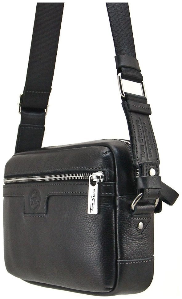 Небольшая горизонтальная кожаная мужская сумка через плечо в черном цвете Tom Stone 77734