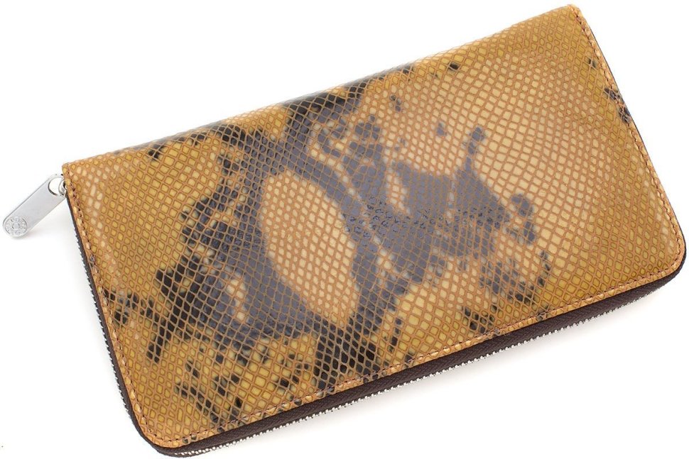 Оригинальный кошелек-клатч из натуральной кожи с узором под змею KARYA (12400)