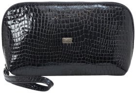 Женская косметичка из лакированной кожи под крокодила в классическом черном цвете Desisan 79934