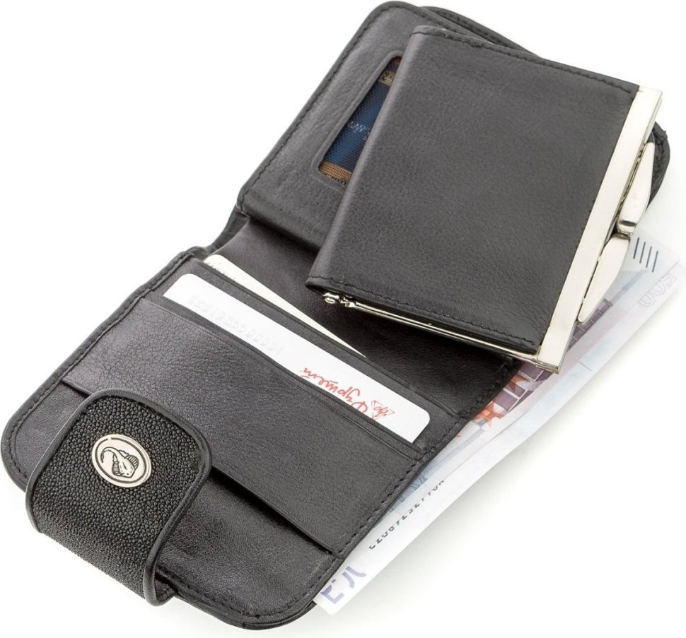 Компактний гаманець чорного кольору зі шкіри ската STINGRAY LEATHER (024-18561)