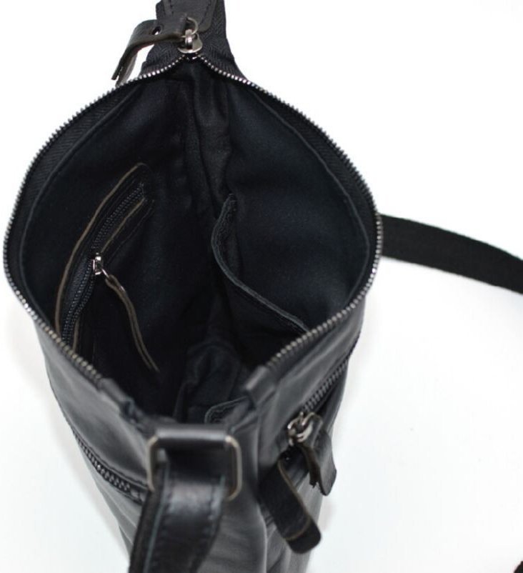 Мужская классическая кожаная сумка через плечо в черном цвете TARWA (19650)