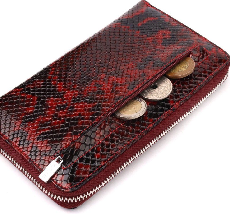 Різнокольоровий жіночий гаманець на блискавці із натуральної фактурної шкіри під змію KARYA (2421021)