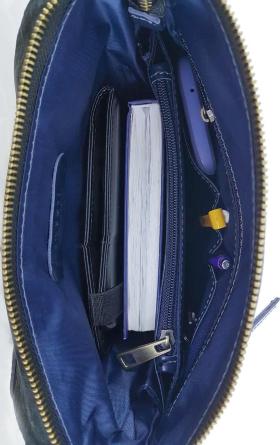 Стильная мужская наплечная сумка вертикального типа с клапаном VATTO (11777) - 2
