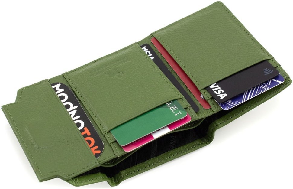 Кожаный женский маленький кошелек оливкового цвета с фиксацией на магнит Marco Coverna 68636
