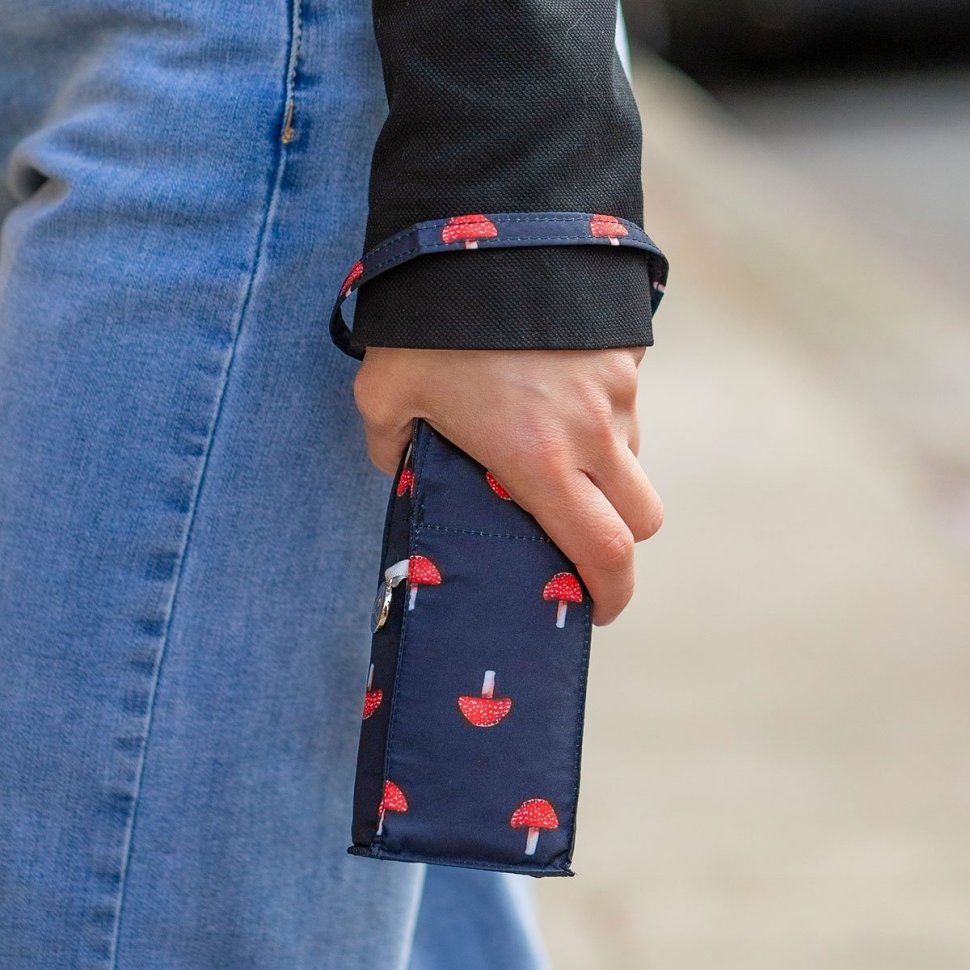 Женский зонт Fulton L501-041130 Tiny-2 Mushrooms (Синий с принтом Грибы, складной, механика) 94337 modnotak фото №7