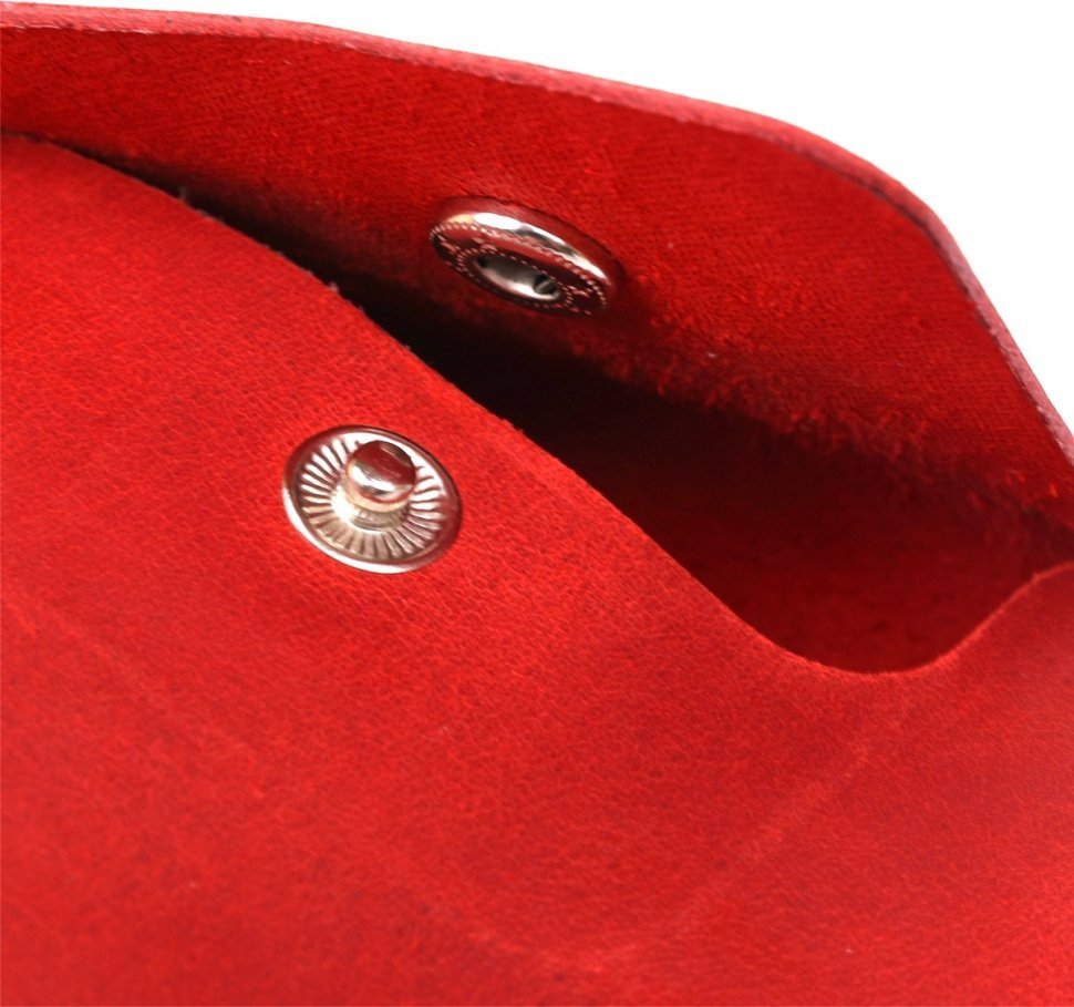 Жіноча vintage шкіряна косметичка червоного кольору на кнопках Shvigel (2416427)