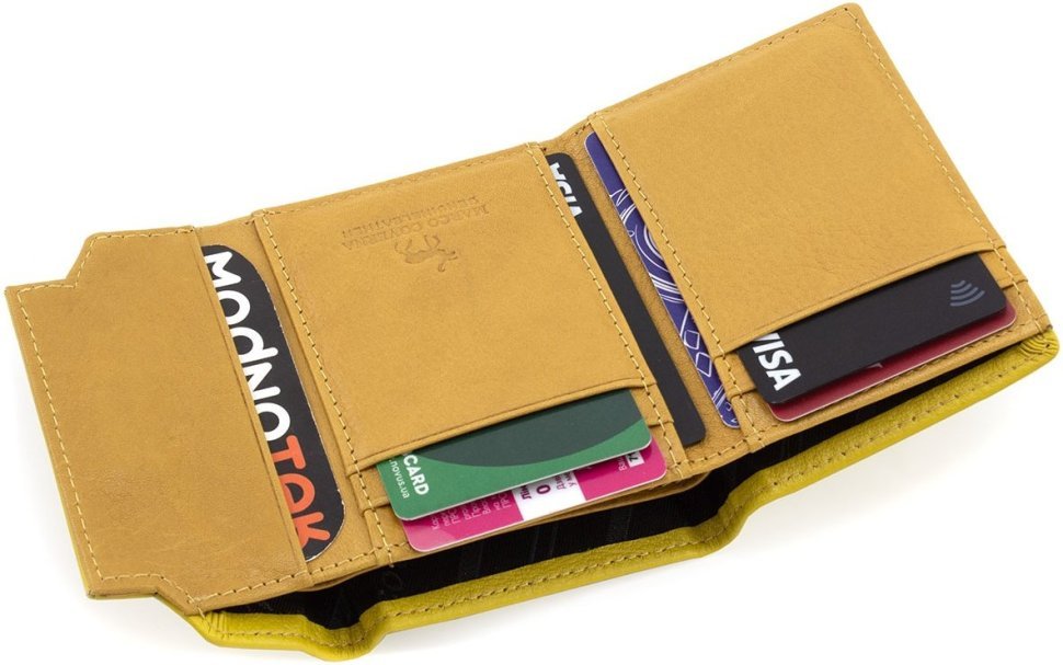 Маленький жіночий гаманець жовтого кольору з натуральної шкіри Marco Coverna 68637