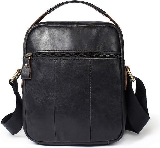Кожаная вертикальная наплечная сумка с ручкой в черном цвете VINTAGE STYLE (14765)