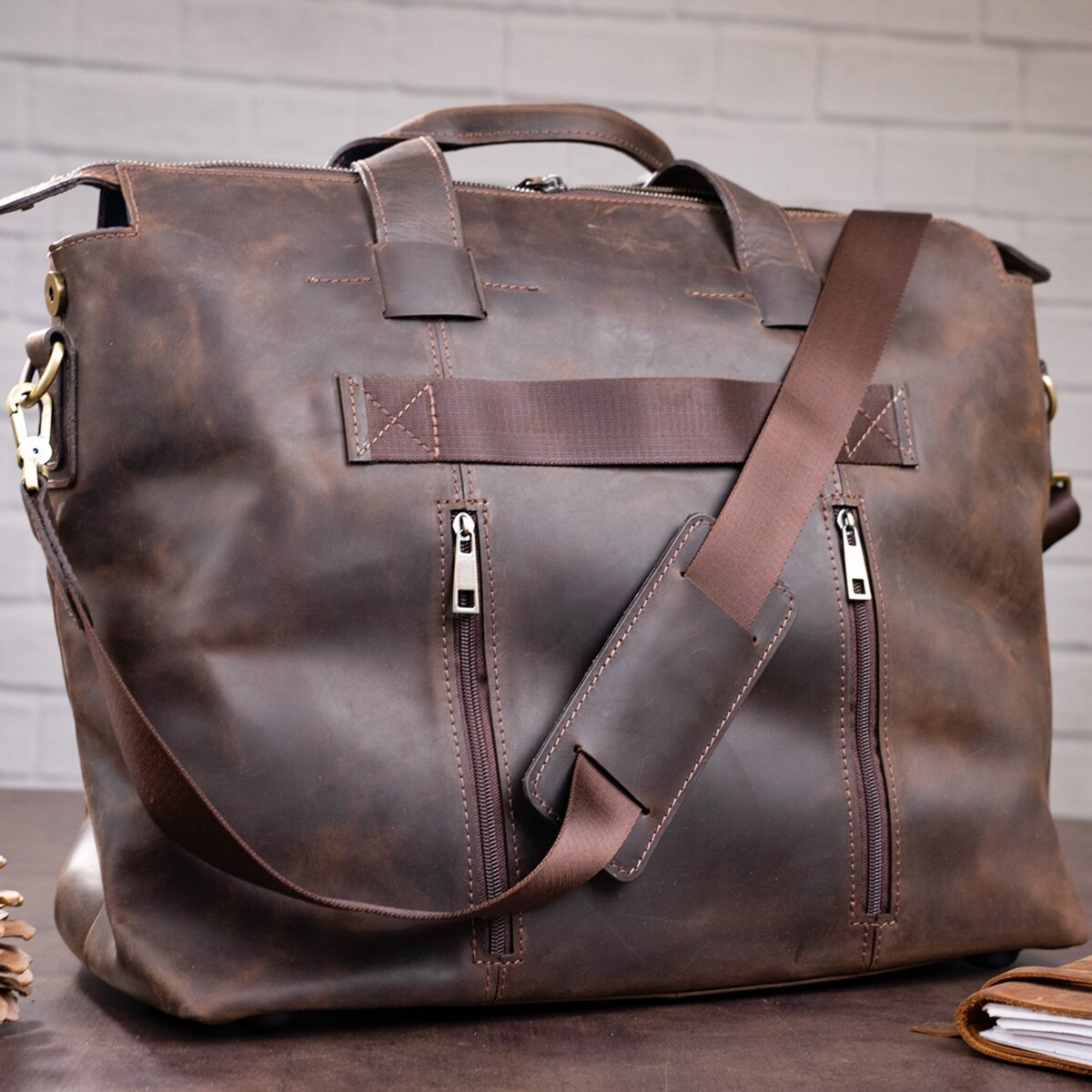 Большая мужская сумка-портфель из винтажной кожи с ручками SHVIGEL (11119)