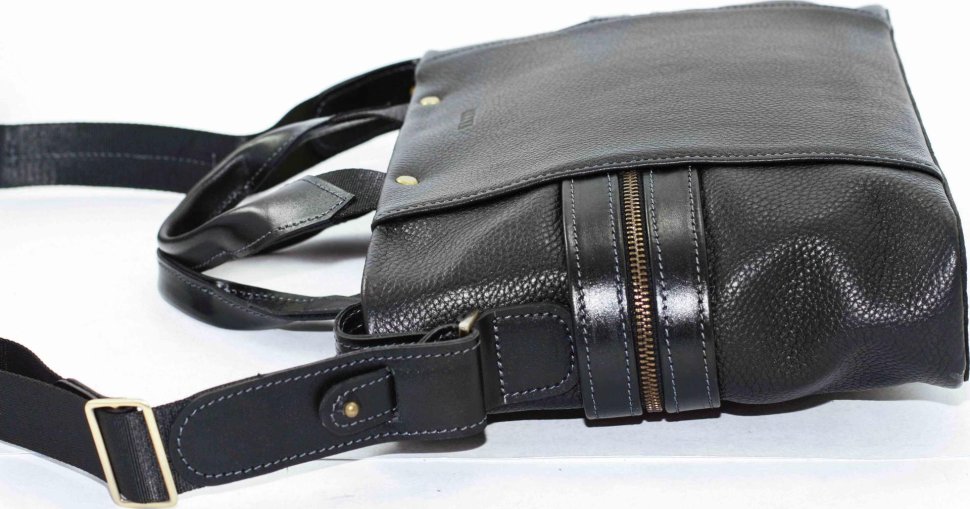 Мужская сумка Флотар черного цвета с ручками и ремнем через плечо VATTO (11680)