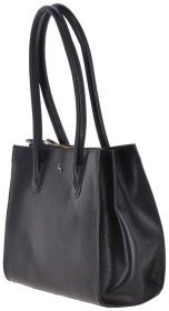 Повседневная женская сумка на магните из натуральной кожи через плечо Ashwood V26 черного цвета 107938