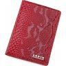 Элегантная обложка на паспорт красного цвета с тиснением под змею KARYA (092-019) - 1