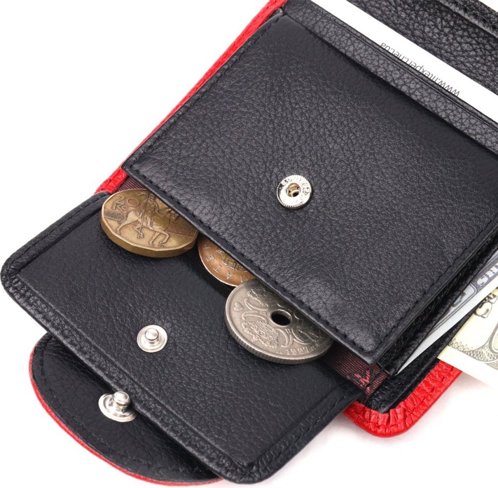 Червоно-чорний жіночий гаманець середнього розміру із зернистої шкіри KARYA (2421125)