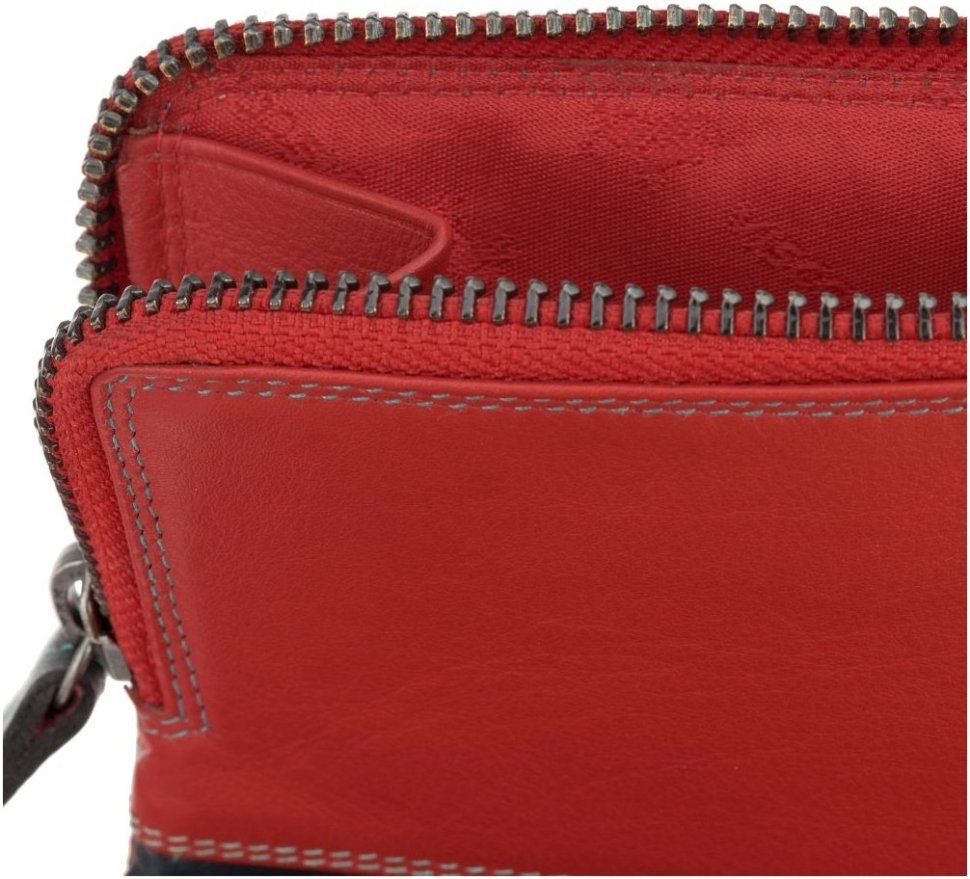 Вместительный красный женский кошелек из натуральной высококачественной кожи на кнопке Visconti 69239
