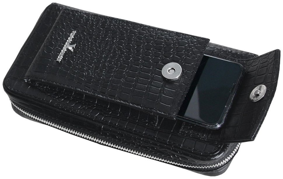 Клатч із натуральної шкіри під фактуру кроко з плечовим ременем Vip Collection 102340 чорного кольору фото №4 Клатч із натуральної шкіри під фактуру кроко з плечовим ременем Vip Collection 102340 чорного кольору modnotak фото №4
