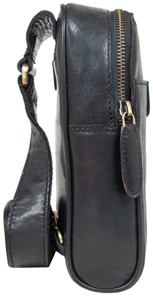 Вместительная мужская сумка через плечо из натуральной кожи черного цвета Ashwood T75 94240 (Великобритания) modnotak фото №3