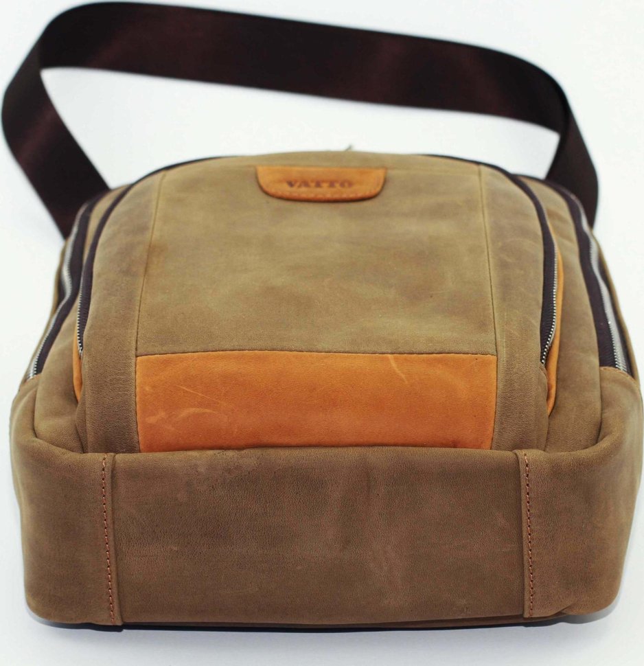 Небольшой мужской городской рюкзак из винтажной кожи VATTO (12081)