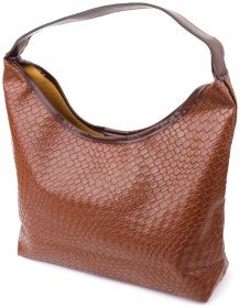 Городская женская сумка из плетёного кожзама на магните Vintage коричневого цвета 96940