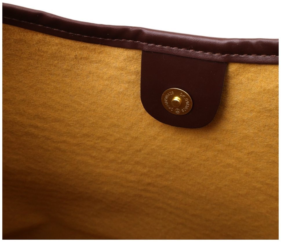 Городская женская сумка из плетёного кожзама на магните Vintage коричневого цвета 96940 modnotak фото №4