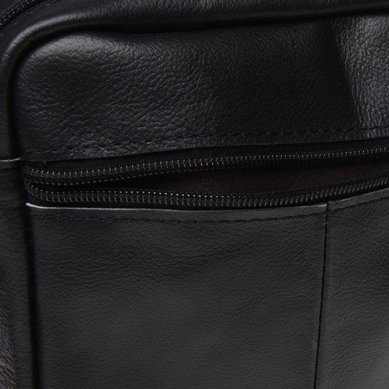 Молодежная мужская сумка на плечо из гладкой черной кожи Keizer (21403)