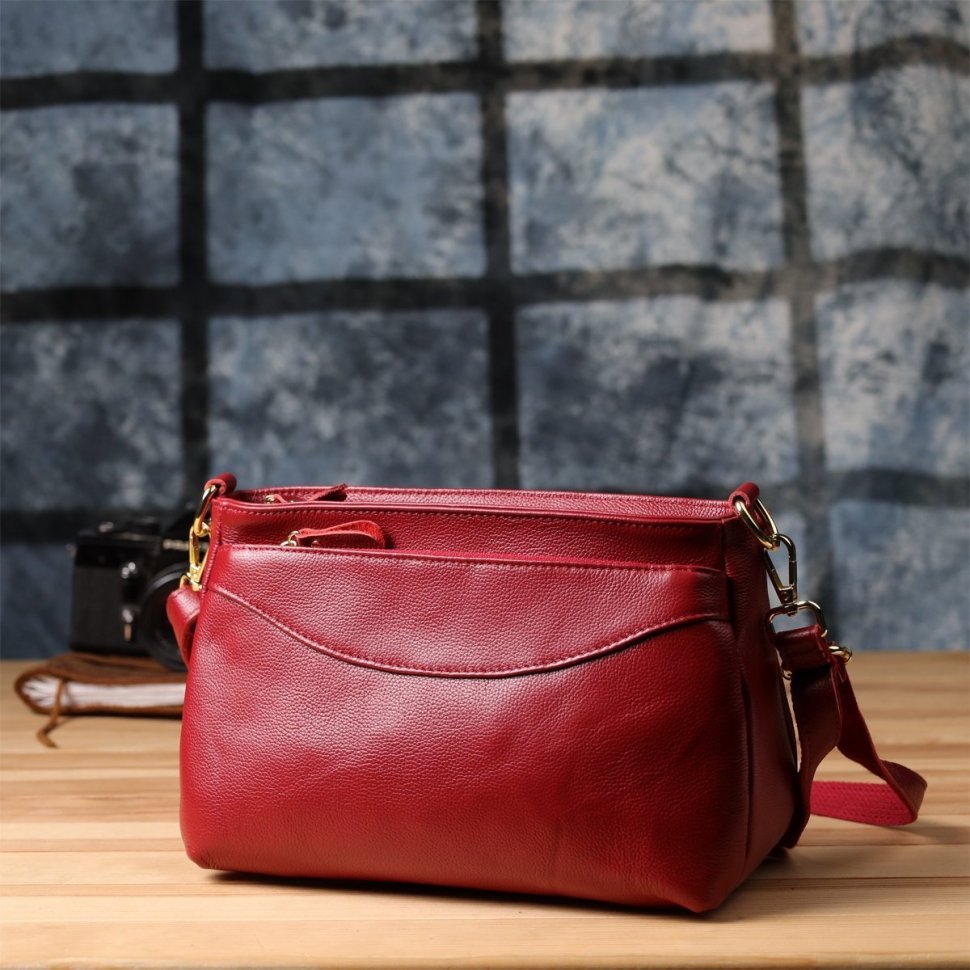 Стильная каркасная женская сумка на каждый день из натуральной кожи через плечо Vintage 98140 красного цвета modnotak фото №9