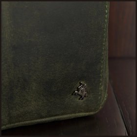 Мініатюрна чоловіча сумка на пояс або на плече із вінтажної шкіри зеленого кольору Visconti 81941