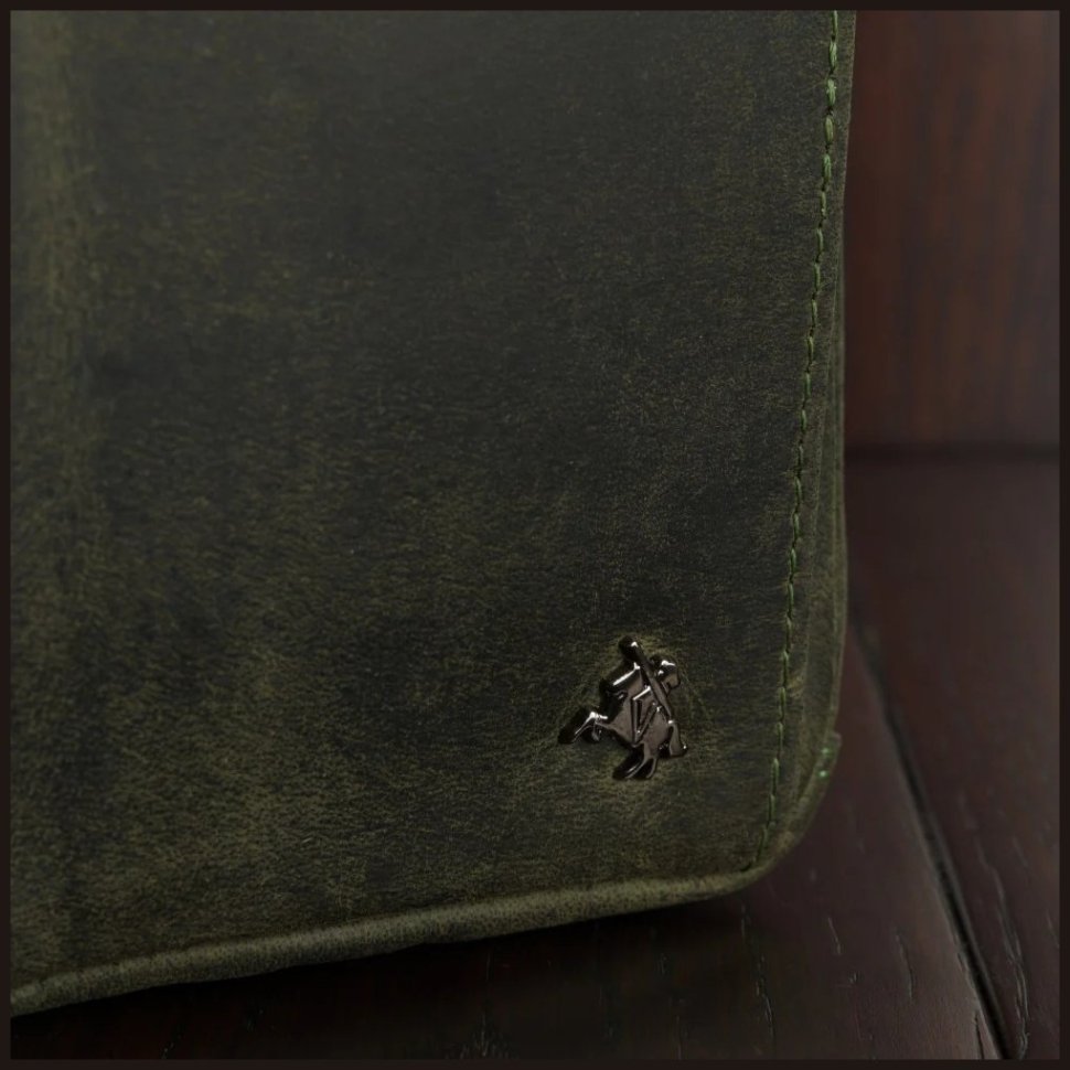 Миниатюрная мужская сумка на пояс или на плечо из винтажной кожи зеленого цвета Visconti 81941 modnotak фото №2