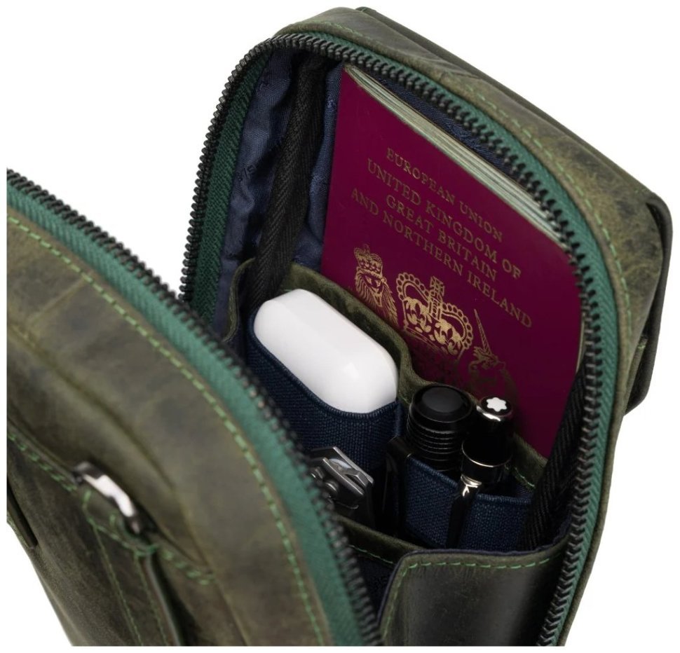 Миниатюрная мужская сумка на пояс или на плечо из винтажной кожи зеленого цвета Visconti 81941 modnotak фото №5