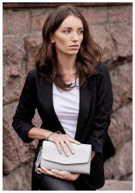 Женская сумка белого цвета из натуральной кожи BlankNote Элис (12695)