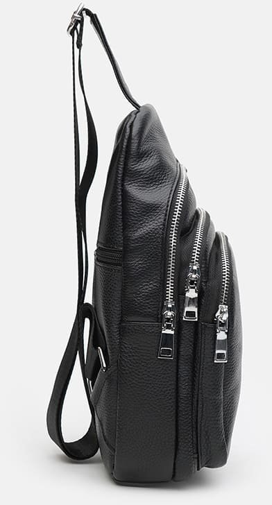 Зручна чоловіча сумка-слінг із фактурної шкіри чорного кольору Keizer (56242)