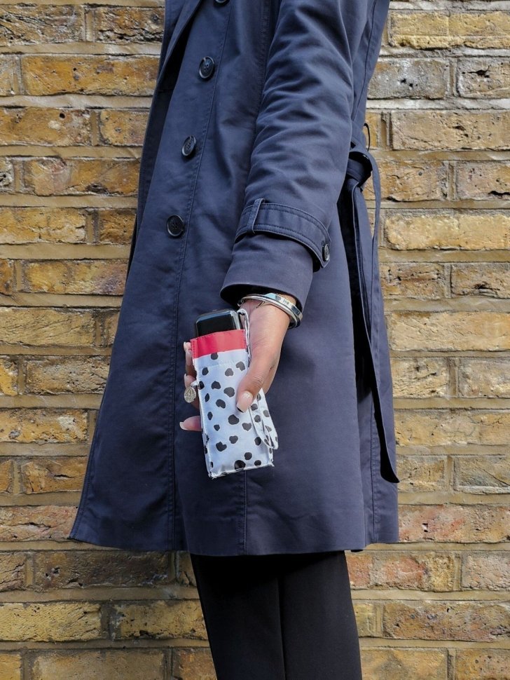 Женский мини зонт Fulton L501 Tiny-2 Dalmatian (складной, механика, с принтом долматин) белого цвета 107942 modnotak фото №3