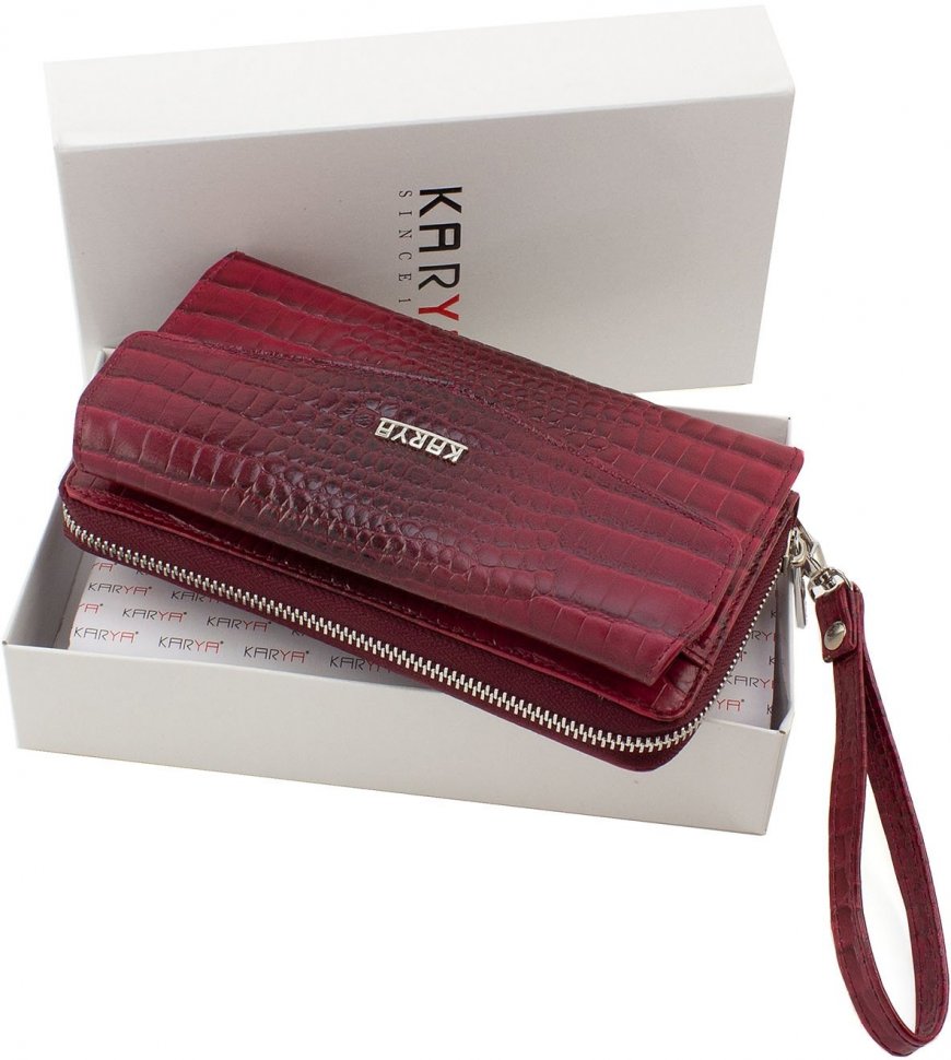 Шкіряний гаманець-клатч червоного кольору з ремінцем на зап'ясті KARYA (12395)