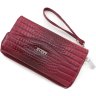 Кожаный кошелек-клатч красного цвета с ремешком на запястье KARYA (12395) - 4