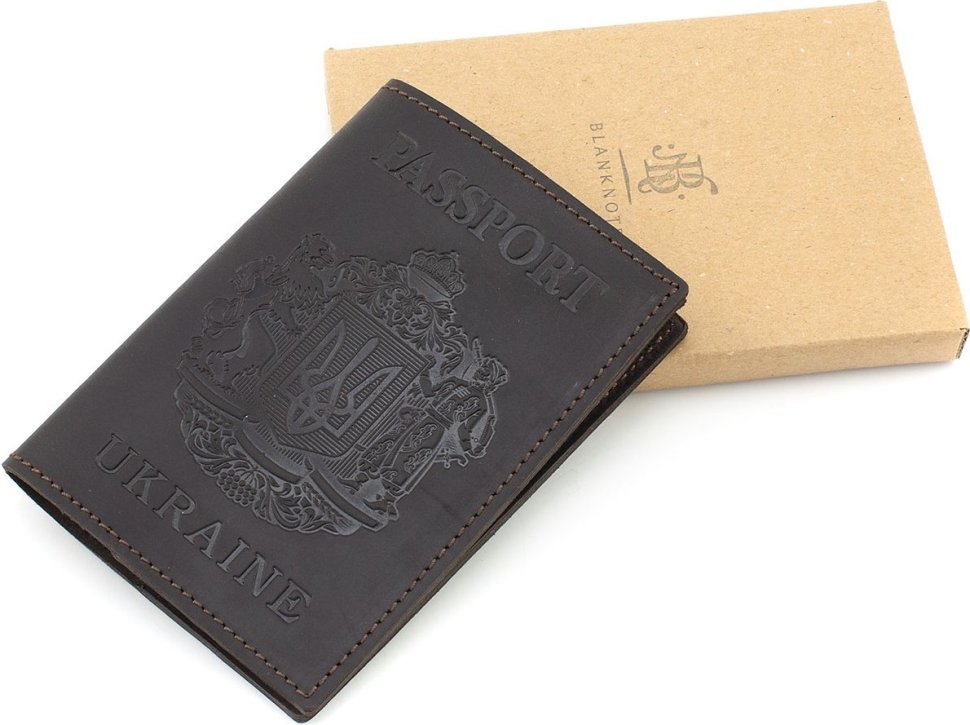 Темно-коричнева патріотична обкладинка для паспорта з вінтажної шкіри з гербом України - BlankNote (50243)