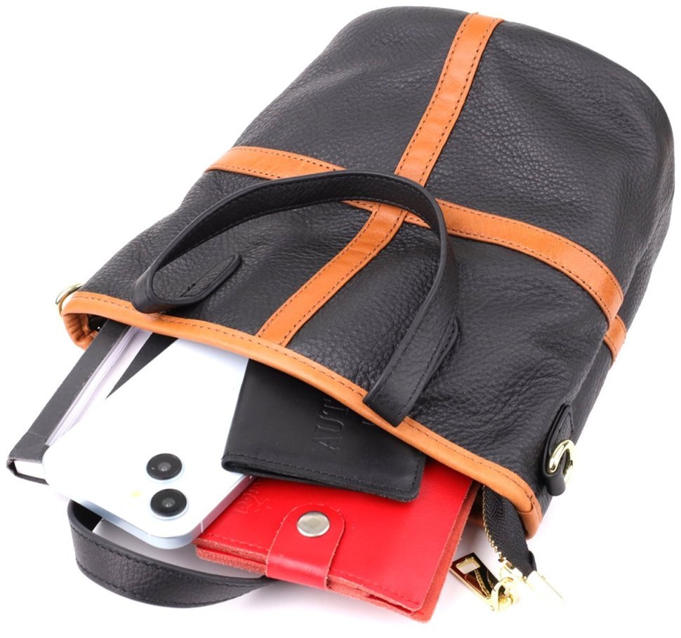 Женская кожаная сумка из фактурной кожи с коричневой вставкой Vintage 103143 черного цвета modnotak фото №8