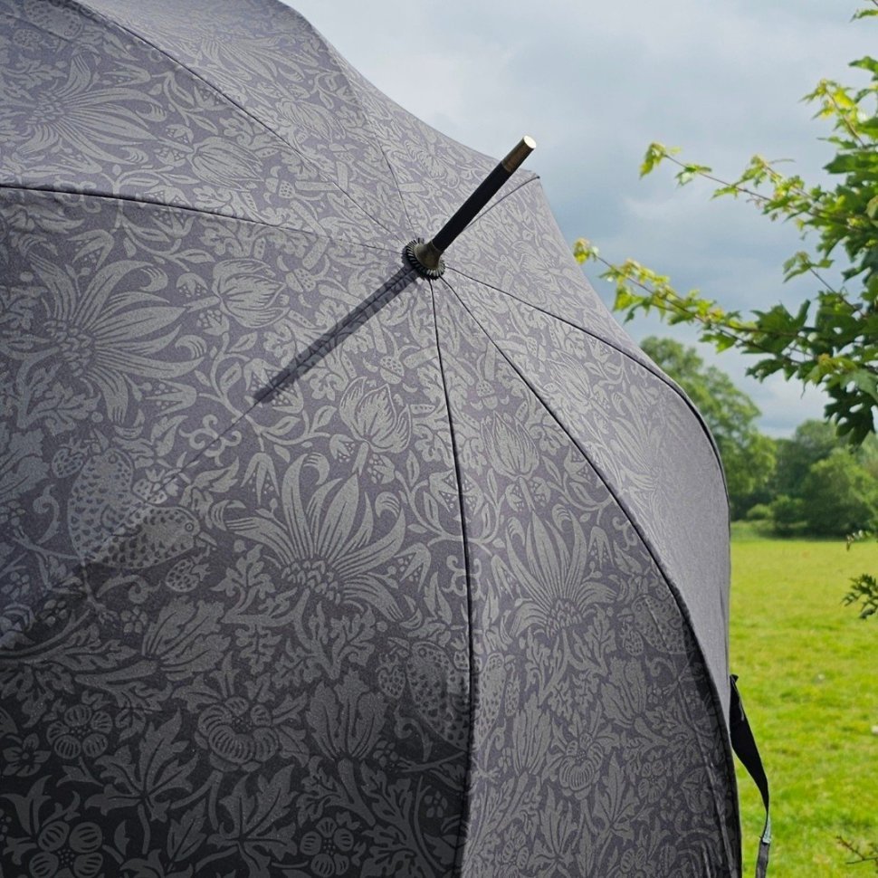 Женский зонт-трость Fulton L936-040706 Morris & Co Hampstead UV Strawberry Thief Graphite (Графит с принтом "Клубничный воришка", механика) 94343 modnotak фото №5