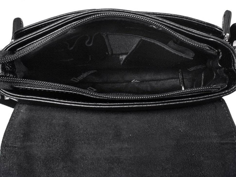 Чорна шкіряна сумка з вираженою фактурою через плече DESISAN (19208)