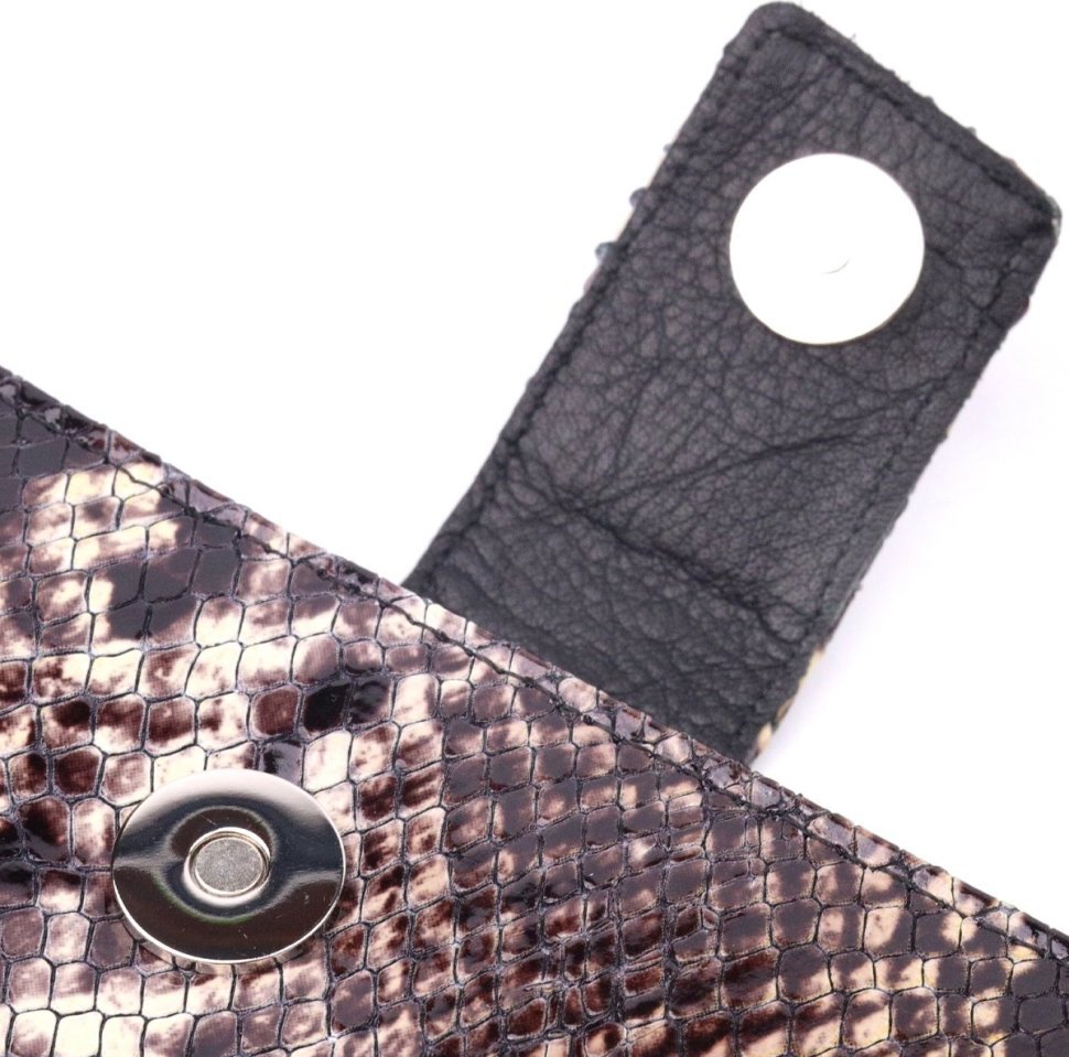 Різнобарвний жіночий гаманець із натуральної фактурної шкіри під змію KARYA (2421029)